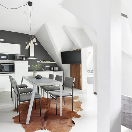 Old Printing House - Modern I I 2 Min Hbf I E-ladesaeule 4*